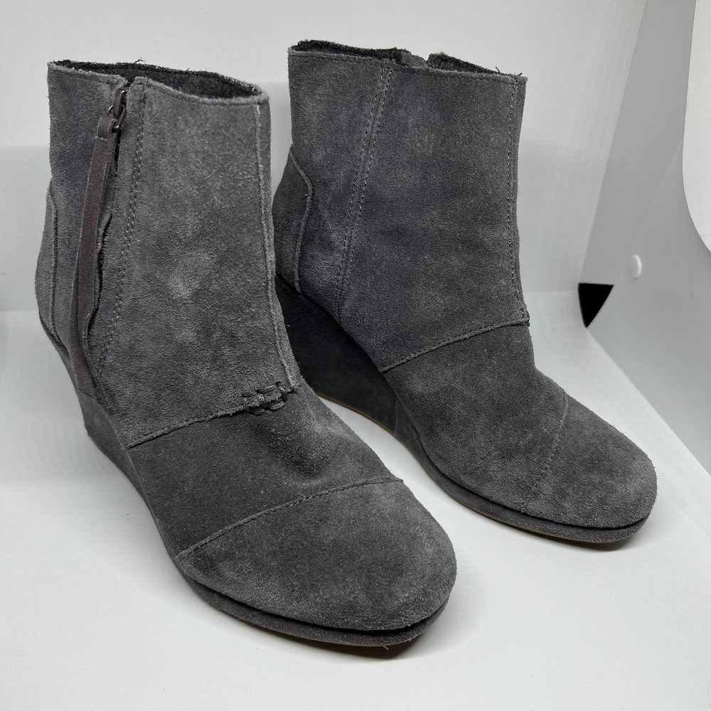 TOMS High Desert Suede Booties - Size 7½ - EUC